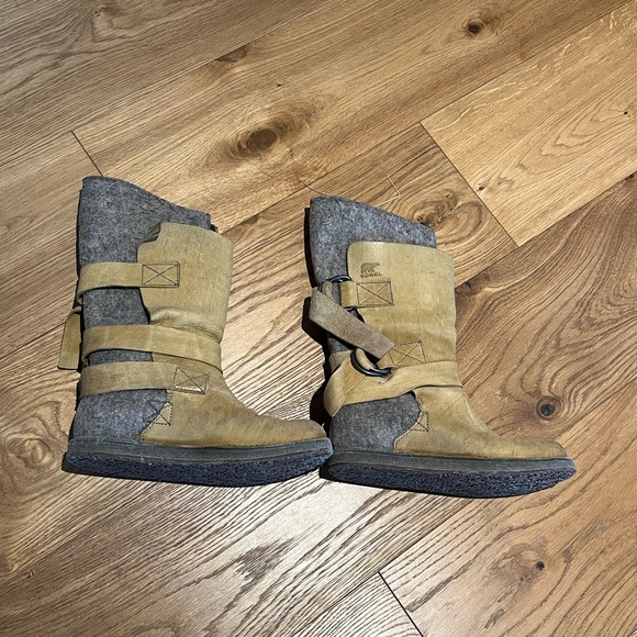 Sorel boots size 8.5 - Picture 4 of 7